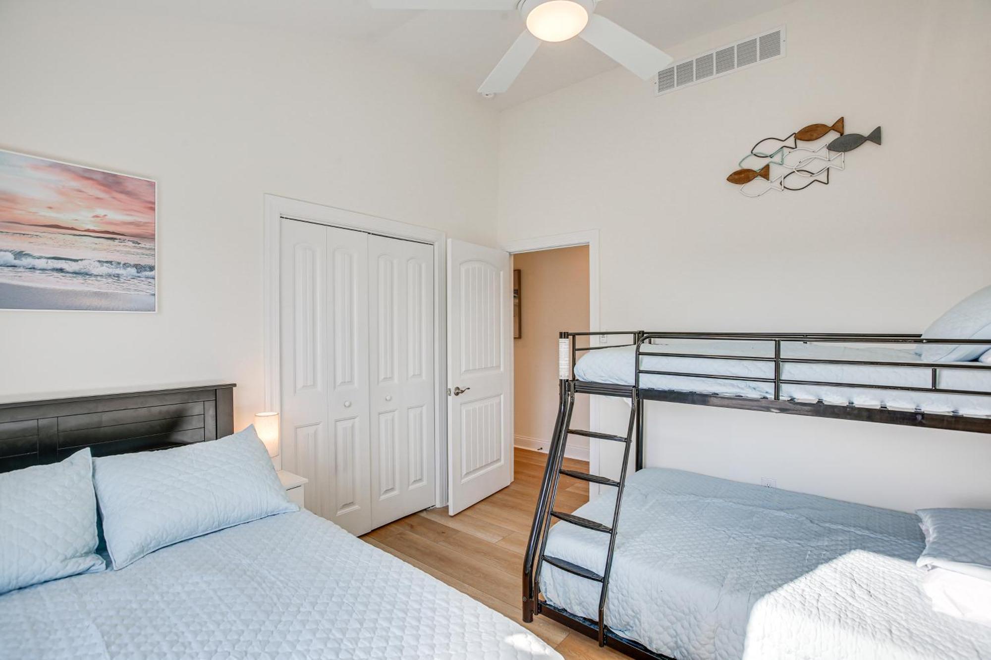 Spacious Wildwood Condo Walk To Beach! Kültér fotó